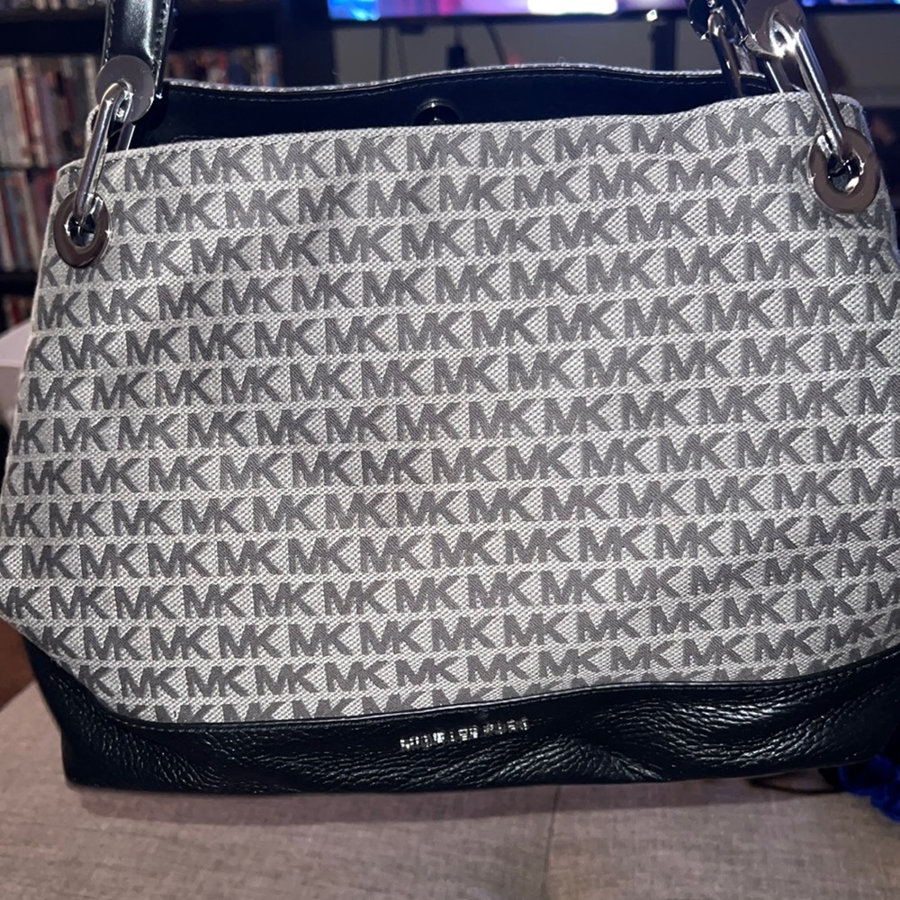Michael Kors Hobo Bag